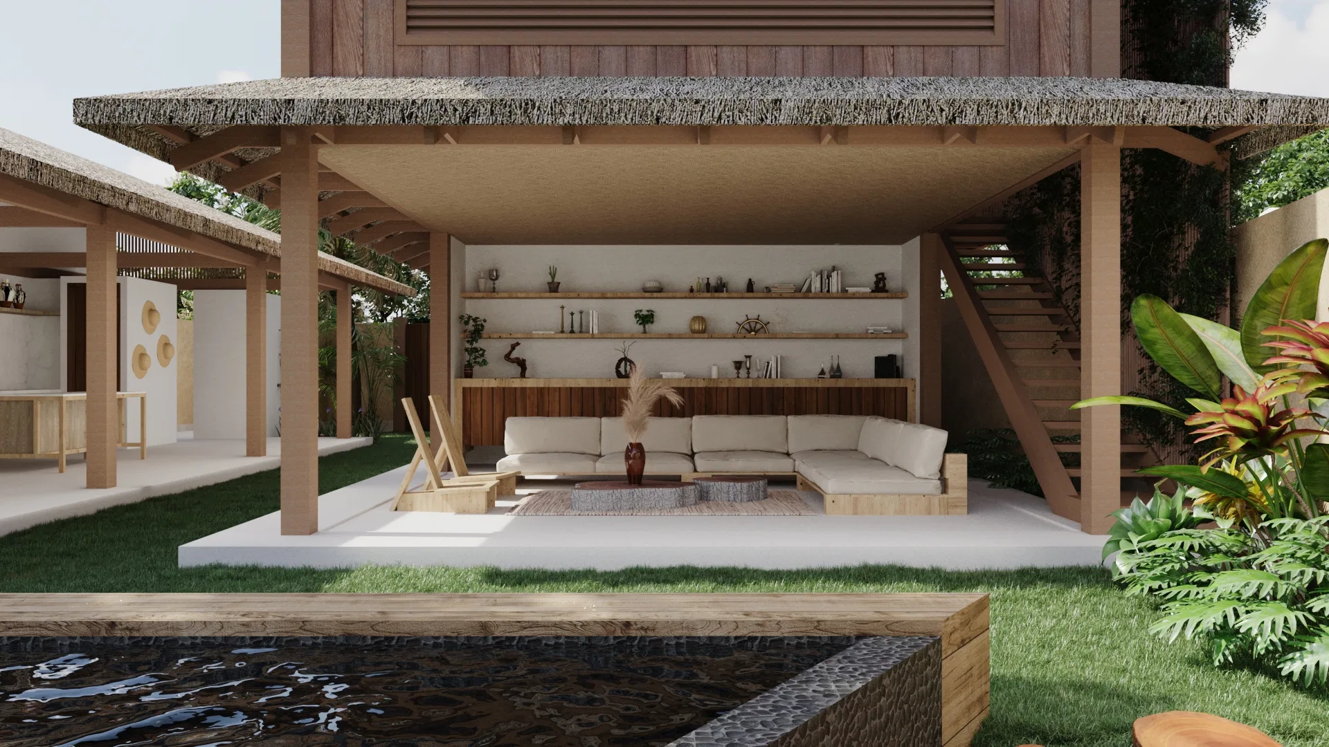 Estar externo coberto sob o bangalô, com sofá em L claro, prateleiras de madeira decoradas e pequena piscina de borda escura à frente