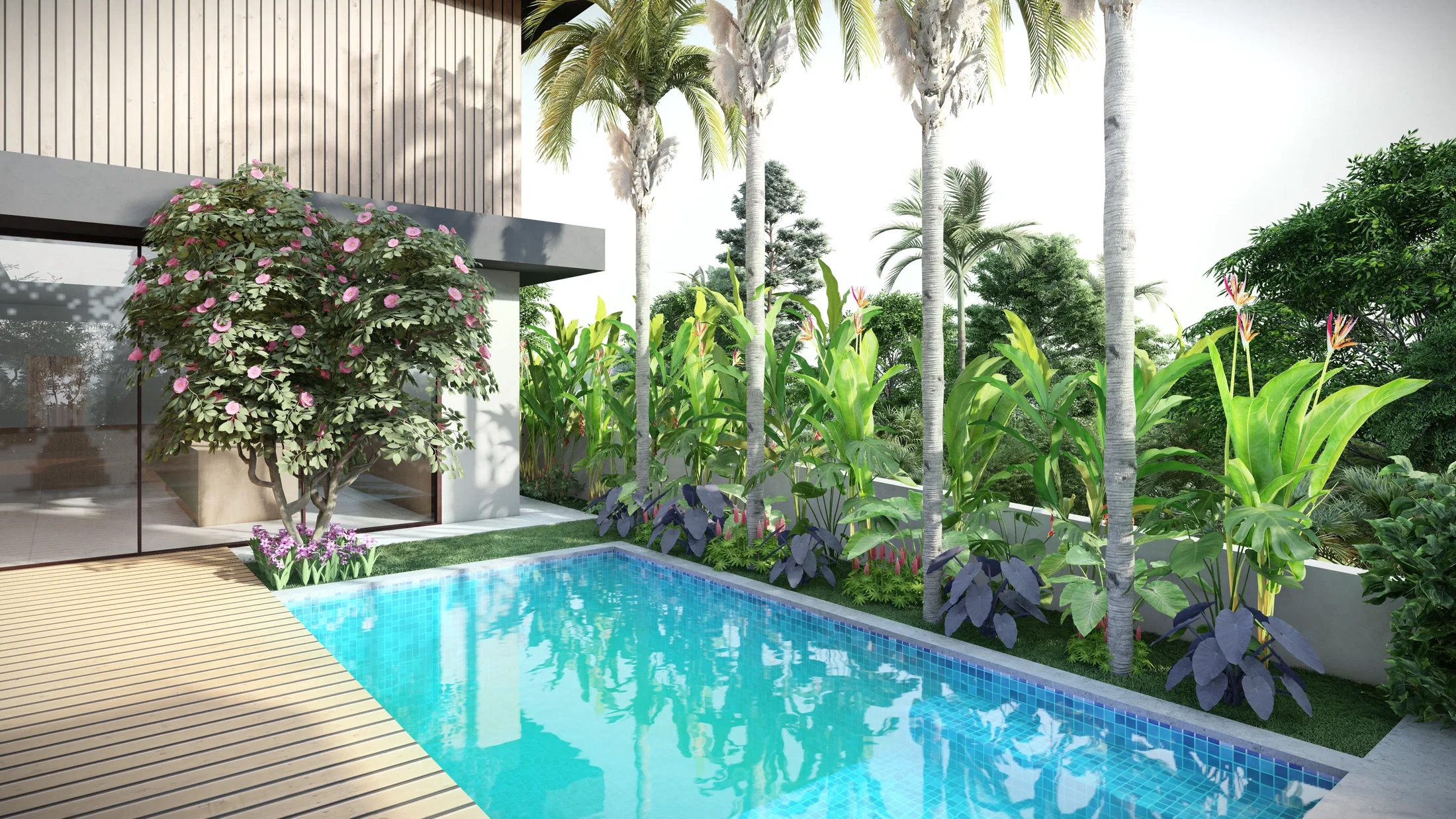 Piscina estreita junto à fachada envidraçada, ladeada por palmeiras altas e maciço de plantas tropicais de folhagem escura