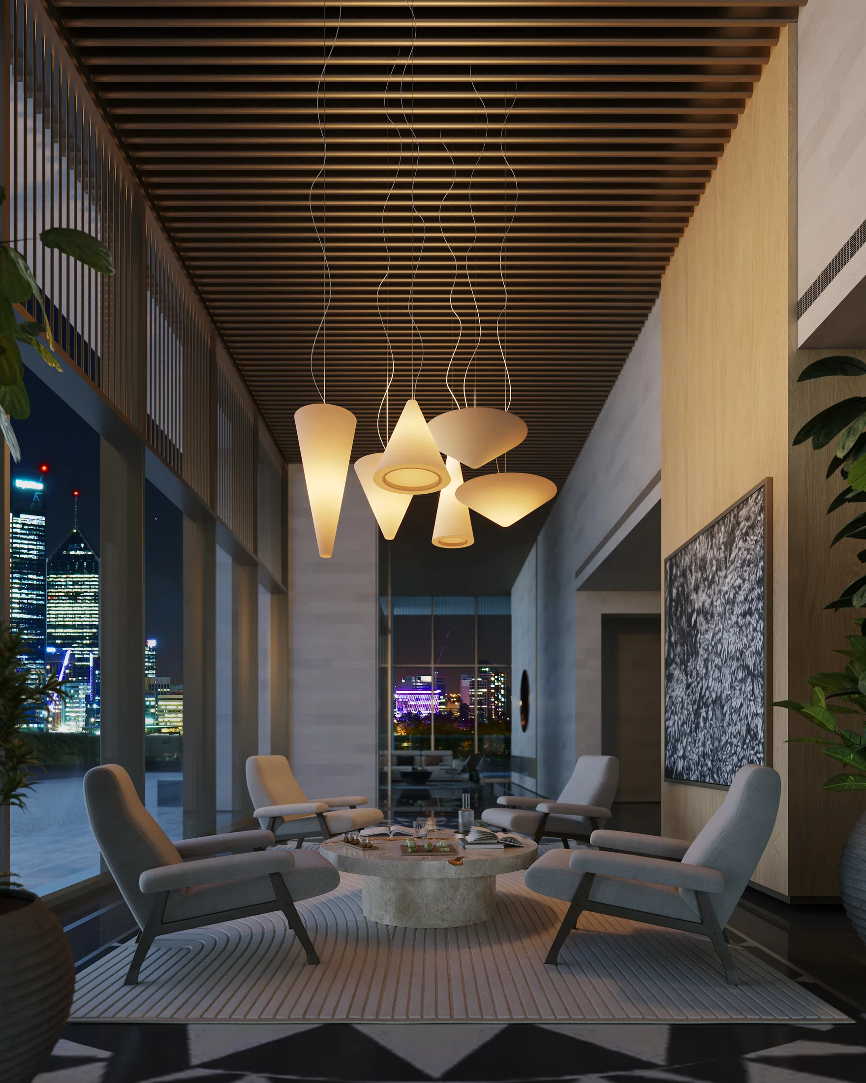 Composição de pendentes cônicos de tamanhos variados em lounge de pé-direito duplo, com forro ripado e skyline noturno ao fundo