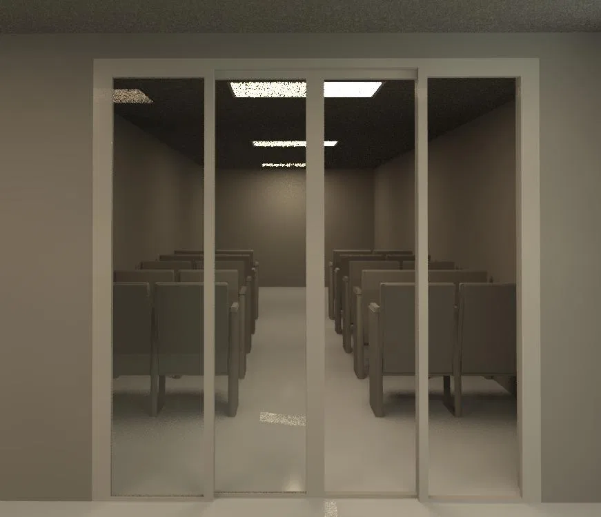 Sala vista através de portas de vidro, com fileiras de assentos alinhados sob painéis de luz no teto e piso claro reflexivo
